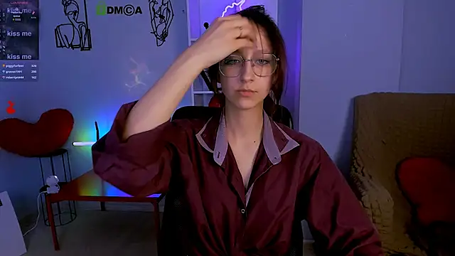 lau ra queen online show from November 28, 1:30 am