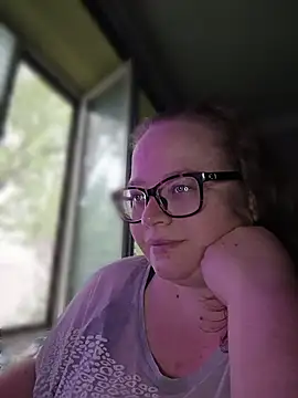 LillyWilly online show from August 4, 8:39 am