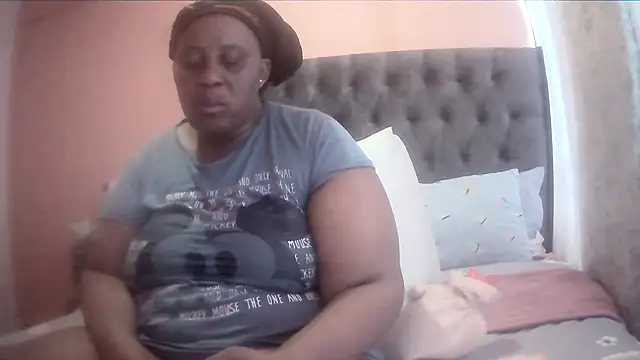 HUGEASSXXXXX online show from March 23, 5:55 am