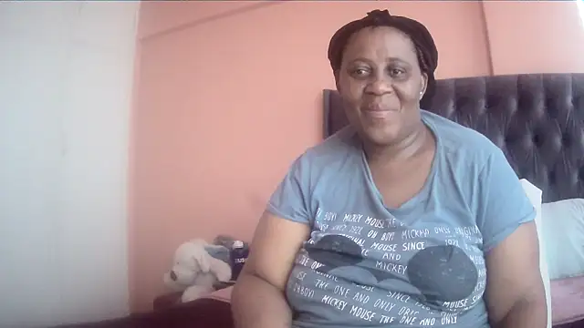 HUGEASSXXXXX online show from March 28, 5:40 am