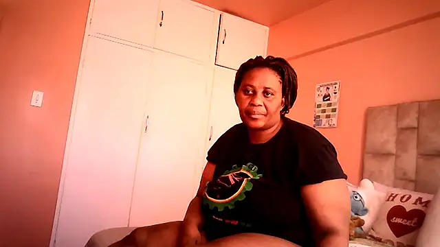 HUGEASSXXXXX online show from July 15, 6:07 am