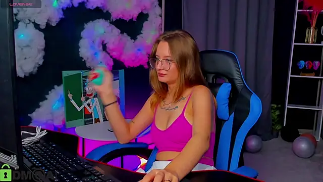 Maryyy May online show from September 11, 4:51 pm