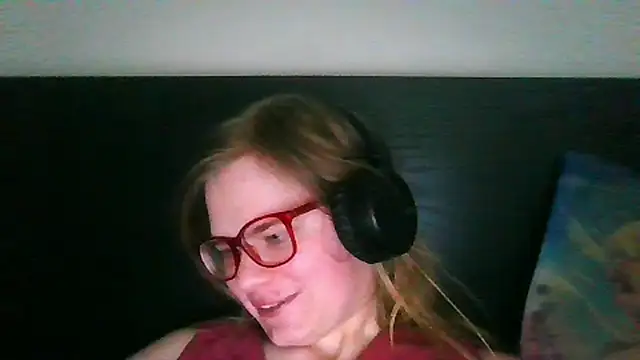 Moonolighta online show from September 25, 12:09 pm