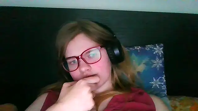 Moonolighta online show from October 8, 2:04 pm