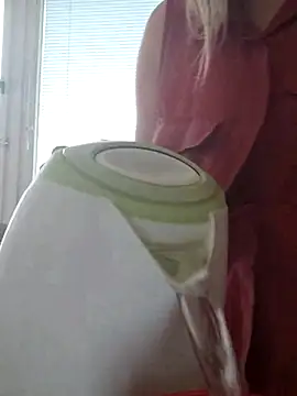 Moonolighta online show from November 12, 10:15 am