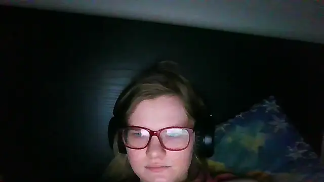 Moonolighta online show from December 5, 12:14 pm