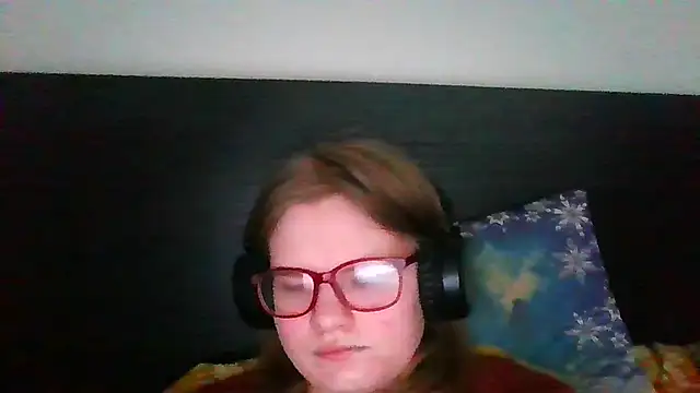 Snapshot of Moonolighta chatting on March 17, 8:39 am Moonolighta online show from March 17, 8:39 am