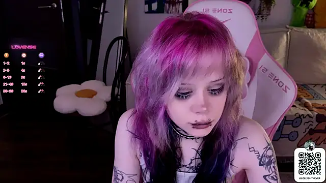 Snapshot of Lollyshy chatting on September 22, 11:12 am Lollyshy online show from September 22, 11:12 am