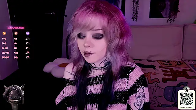 Snapshot of Lollyshy chatting on October 20, 1:00 pm Lollyshy online show from October 20, 1:00 pm