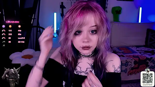 Snapshot of Lollyshy chatting on October 24, 10:33 am Lollyshy online show from October 24, 10:33 am