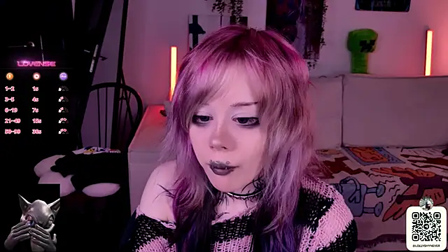 Snapshot of Lollyshy chatting on October 28, 10:30 am Lollyshy online show from October 28, 10:30 am