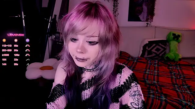 Snapshot of Lollyshy chatting on November 3, 11:22 am Lollyshy online show from November 3, 11:22 am