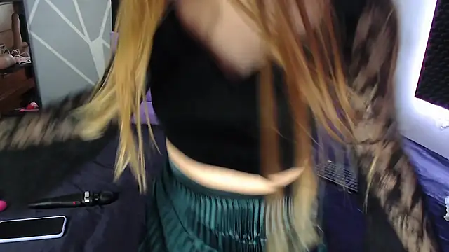 Snapshot of karlamoon23 chatting on September 28, 8:47 pm karlamoon23 online show from September 28, 8:47 pm