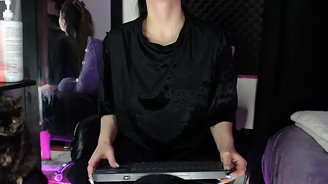 Snapshot of karlamoon23 chatting on November 20, 6:29 pm karlamoon23 online show from November 20, 6:29 pm