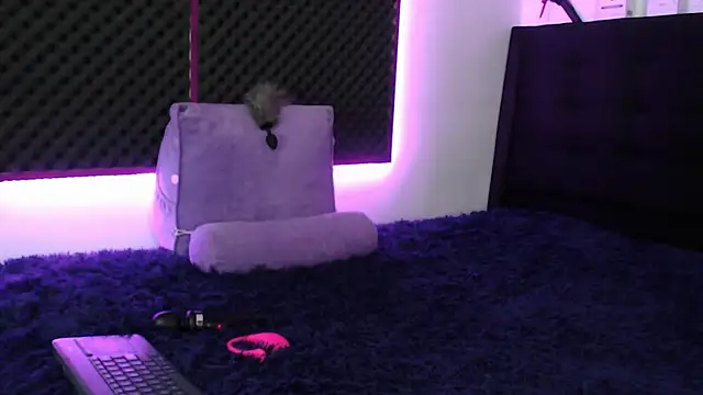 Snapshot of karlamoon23 chatting on November 29, 8:56 pm karlamoon23 online show from November 29, 8:56 pm