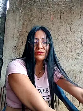 Snapshot of maturexxxnaughty chatting on April 20, 12:52 pm maturexxxnaughty online show from April 20, 12:52 pm
