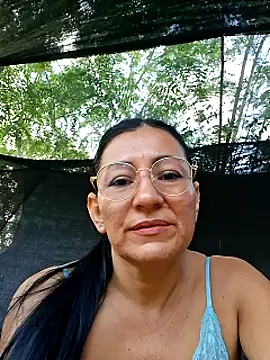 Snapshot of maturexxxnaughty chatting on May 28, 11:29 am maturexxxnaughty online show from May 28, 11:29 am
