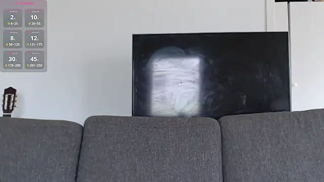 Snapshot of AgnesRoseCams chatting on April 8, 10:04 am AgnesRoseCams online show from April 8, 10:04 am