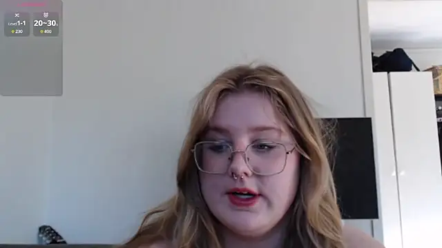 Snapshot of AgnesRoseCams chatting on April 20, 9:01 am AgnesRoseCams online show from April 20, 9:01 am