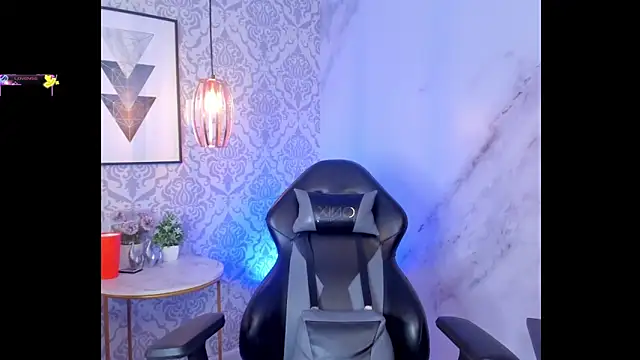 Snapshot of Meganslut_x chatting on October 8, 12:03 pm Meganslut x online show from October 8, 12:03 pm