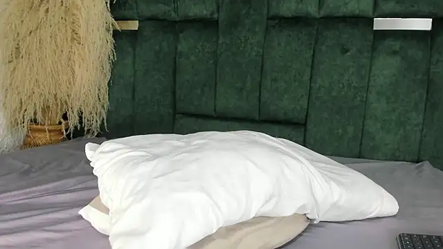 Chloe jackson25 online show from July 8, 7:18 pm