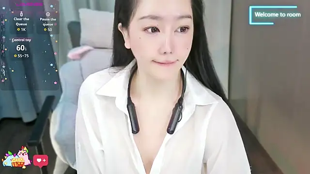 Snapshot of LINLIN-2025 chatting on November 1, 2:19 pm LINLIN-2025 online show from November 1, 2:19 pm