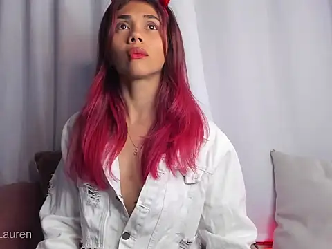 Laurenn 2 online show from October 8, 3:15 am