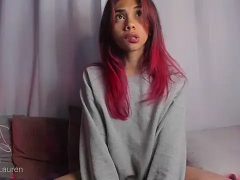 Laurenn 2 online show from October 15, 5:07 am