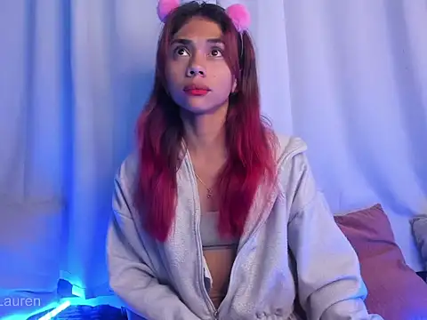 Laurenn 2 online show from October 21, 3:40 am