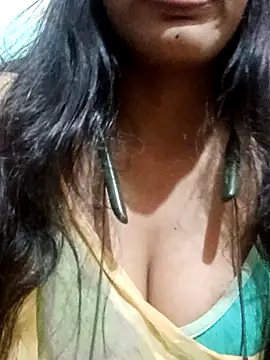 kaviyaponnu0987 online show from October 5, 2:15 pm