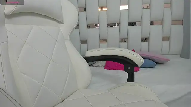 Katalina red online show from September 13, 7:24 pm
