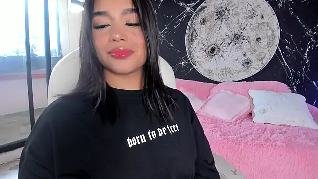 ShaniaDaniels online show from November 12, 7:35 pm