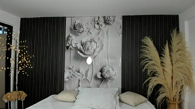 ShaniaDaniels online show from February 13, 10:50 pm