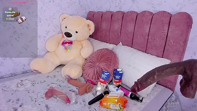 miathonson769 online show from September 24, 7:50 pm