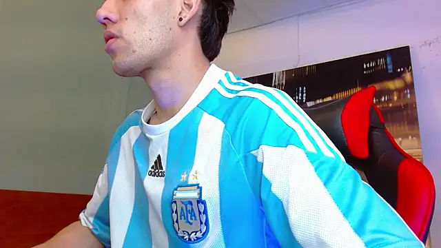 alexgiraldo   online show from June 17, 5:58 pm