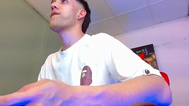 alexgiraldo   online show from June 25, 1:38 am