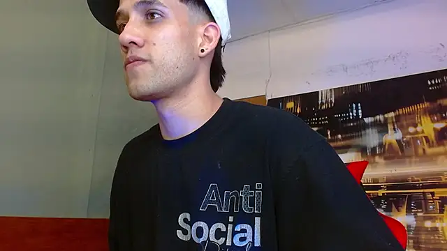 alexgiraldo   online show from August 1, 2:55 am