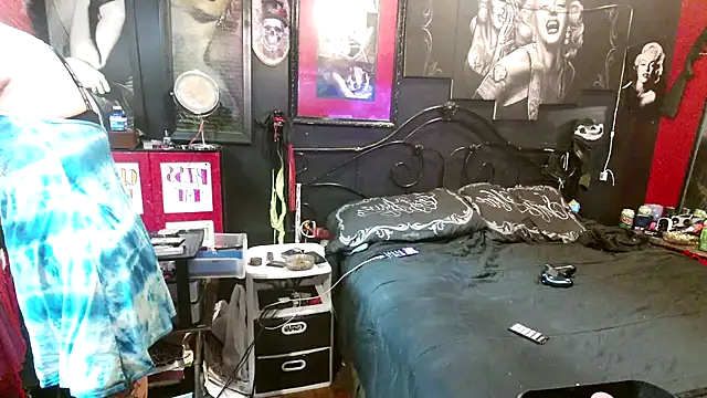 Snapshot of Splash_Queen420 chatting on December 23, 4:10 am Splash Queen420 online show from December 23, 4:10 am