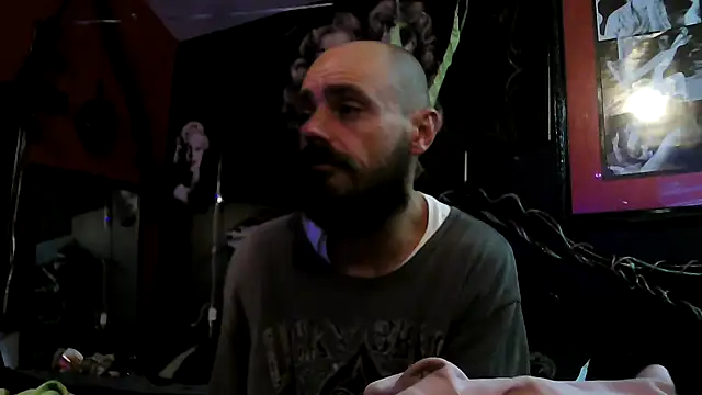 Snapshot of Splash_Queen420 chatting on January 17, 3:33 am Splash Queen420 online show from January 17, 3:33 am