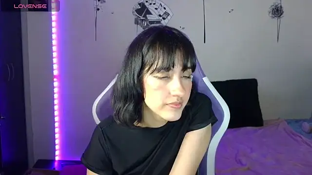 AvlieQueen online show from September 9, 5:07 am