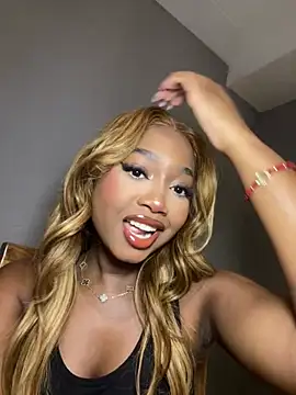 alisonn moon online show from July 25, 8:39 pm