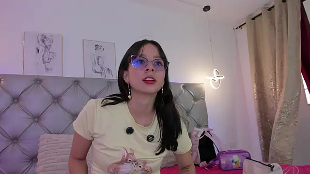 Naughty Couple83 online show from May 1, 7:07 pm