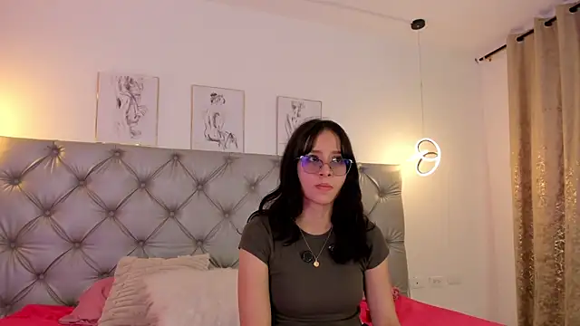 Naughty Couple83 online show from May 5, 7:00 pm