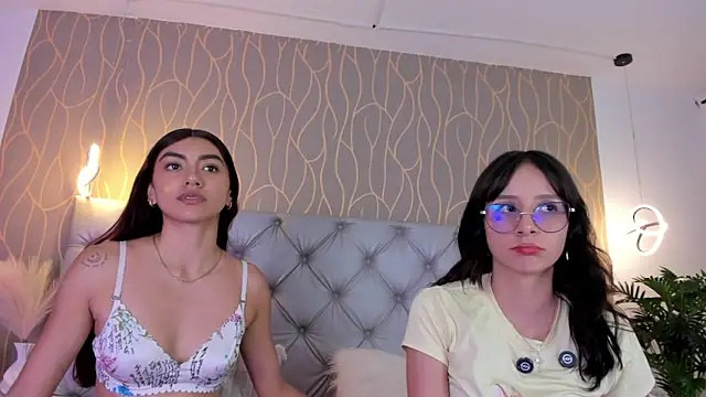 Naughty Couple83 online show from June 2, 7:05 pm