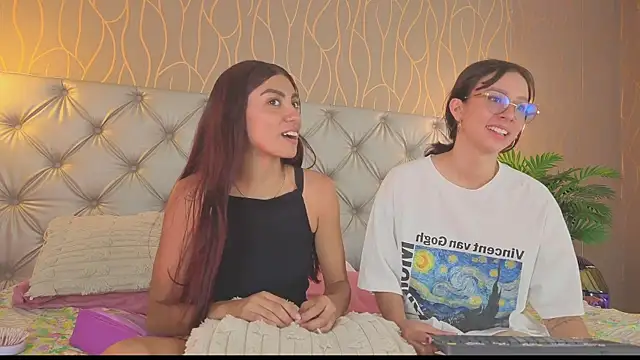 Naughty Couple83 online show from July 31, 8:41 pm