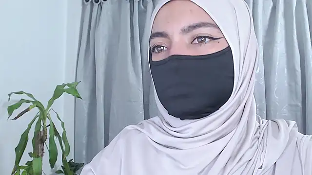 jade nassar online show from March 4, 8:15 pm