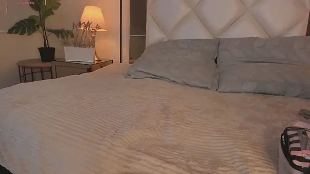 Megan DH online show from October 22, 11:54 am