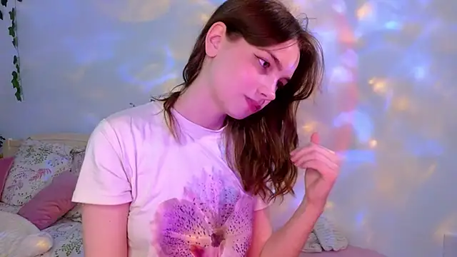 Evi Brook online show from June 11, 6:50 pm