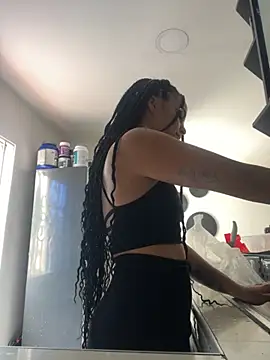 Samara Hadi  online show from October 28, 5:48 pm