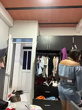 emilysofiia online show from October 31, 11:17 pm